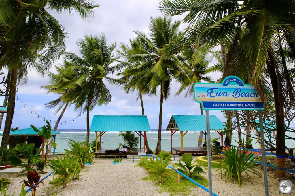 Located opposite the Capelle & Partner complex, Ewa beach is an ideal place to enjoy your takeaway meal or coffee from the Tropicana cafe.