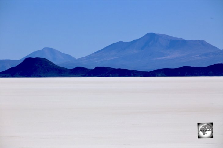 A view, from Isla Incahuasi, of the totally surreal Salar de Uyuni in Bolivia, the world's largest salt plain at 10,582 square km (3,900 square mi).