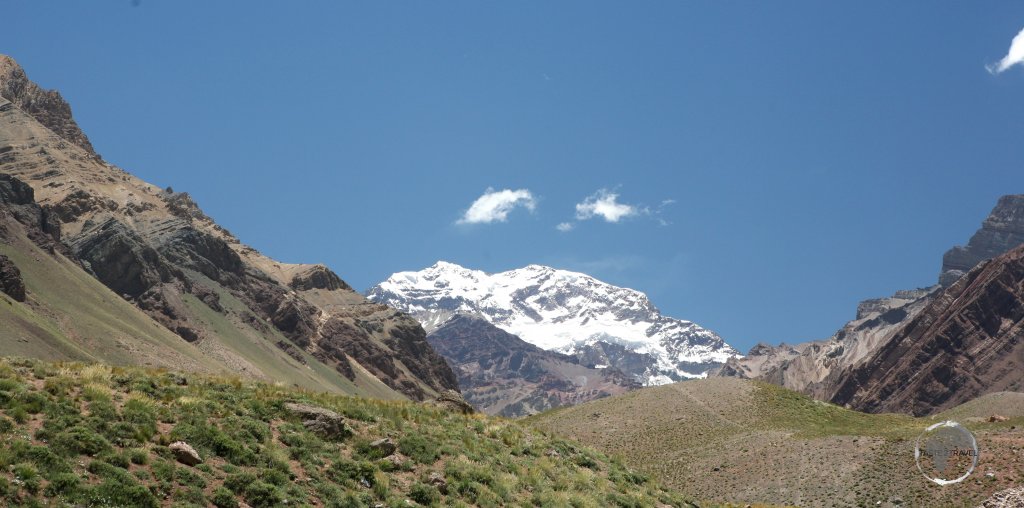 Located close to the Paso Internacional Los Libertadores border crossing, at nearly 7,000 m (23,000 ft), Aconcagua is the highest peak outside of Asia.