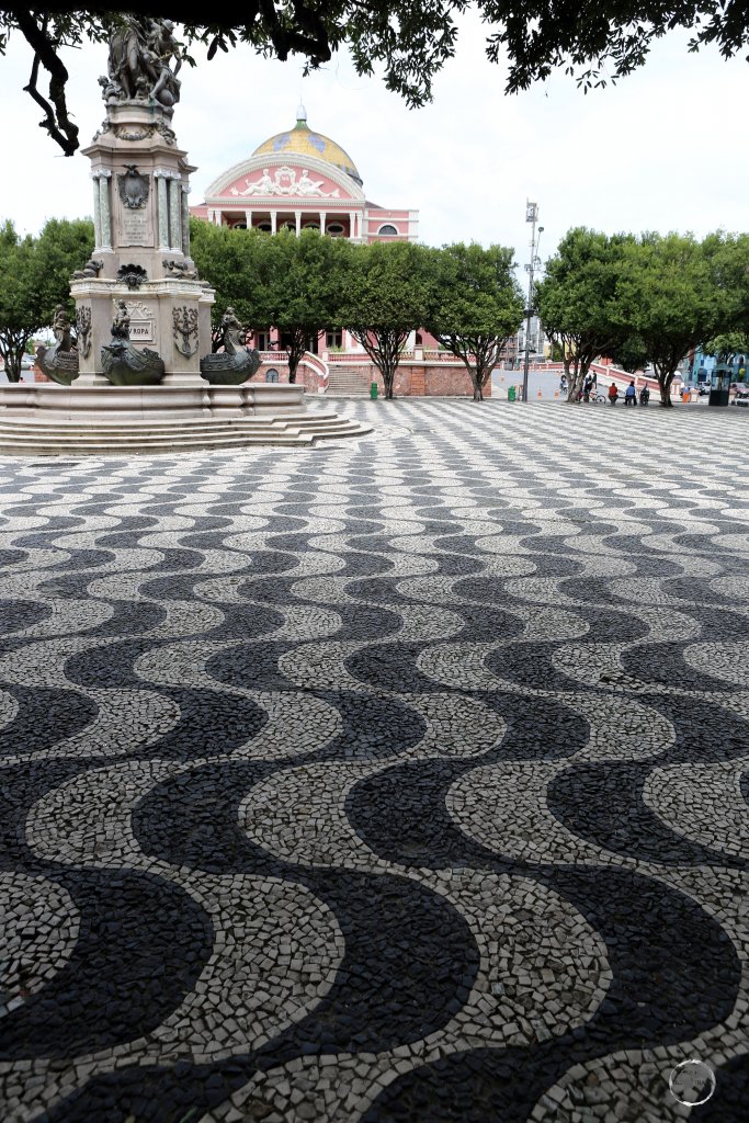 The Largo de São Sebastião, a square in Manaus, is paved with a sinuous design that symbolises the meeting of the waters of the rivers Negro and Solimões.