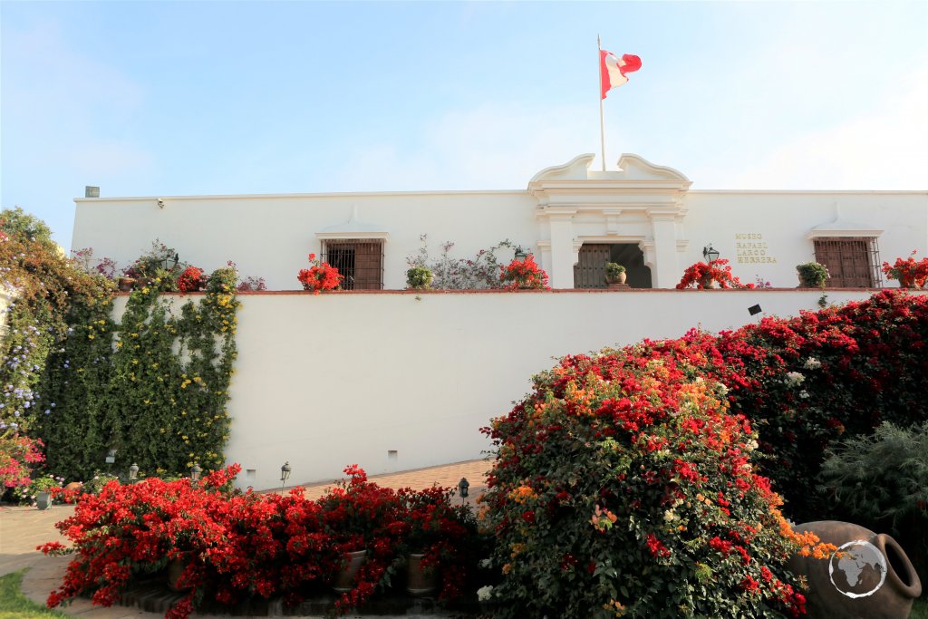 Known for its large collection of Pre-Colombian erotic art, Museo Larco is a privately owned museum, located in the Pueblo Libre District of Lima, Peru.