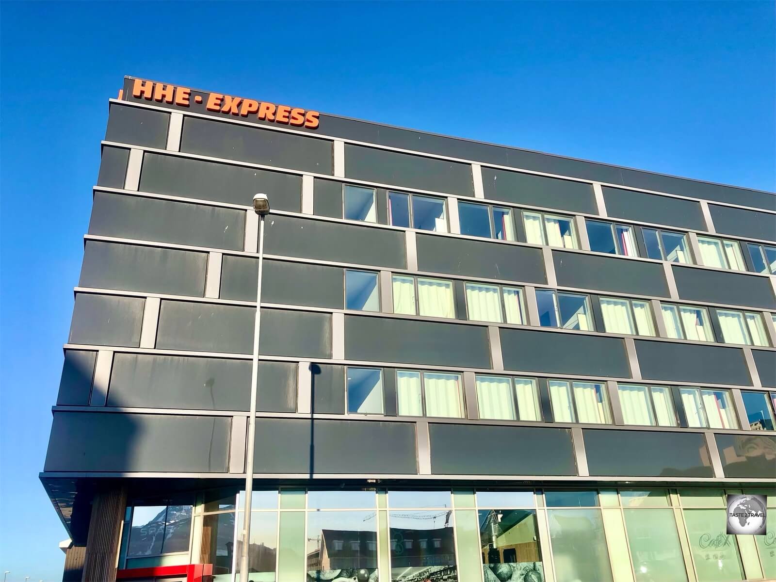 The 2-star Hotel HHE Express offers comfortable, modern rooms in the heart of Nuuk. 