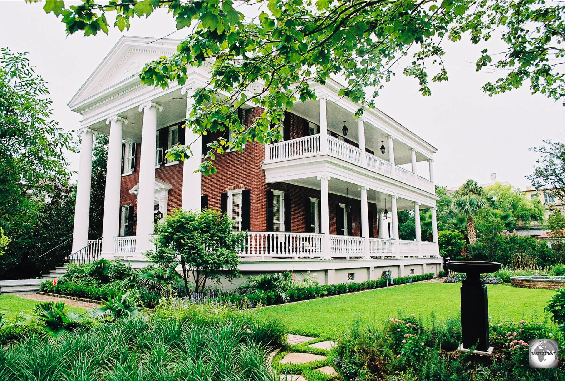 Antebellum-style mansion, Charleston, South Carolina