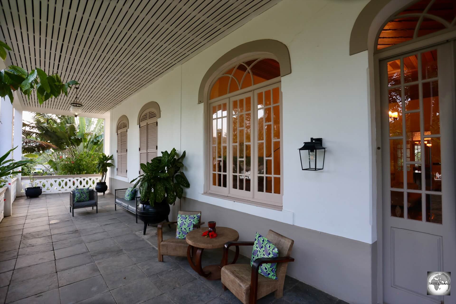 A view of the front entrance of Eclipse House at Hotel Roça Sundy. 