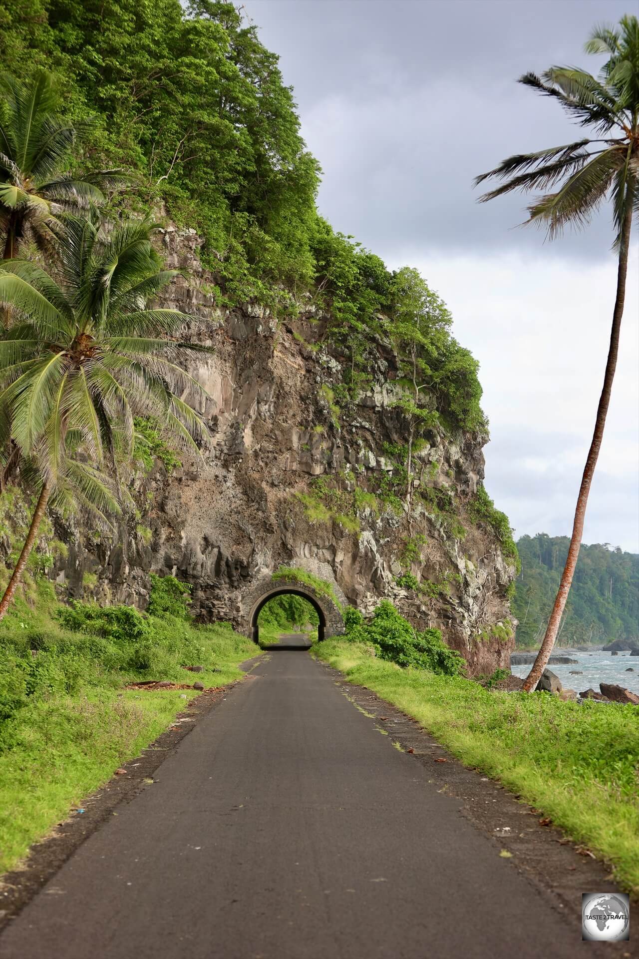 A view of the very photogenic Santa Catarina Tunnel.